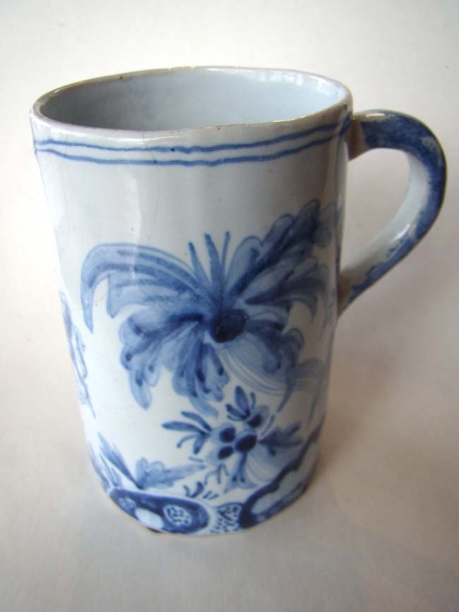 An 18th century Dutch delft mug featuring the Royal coat-of-arms of the Netherlands circa 1770 — image 2